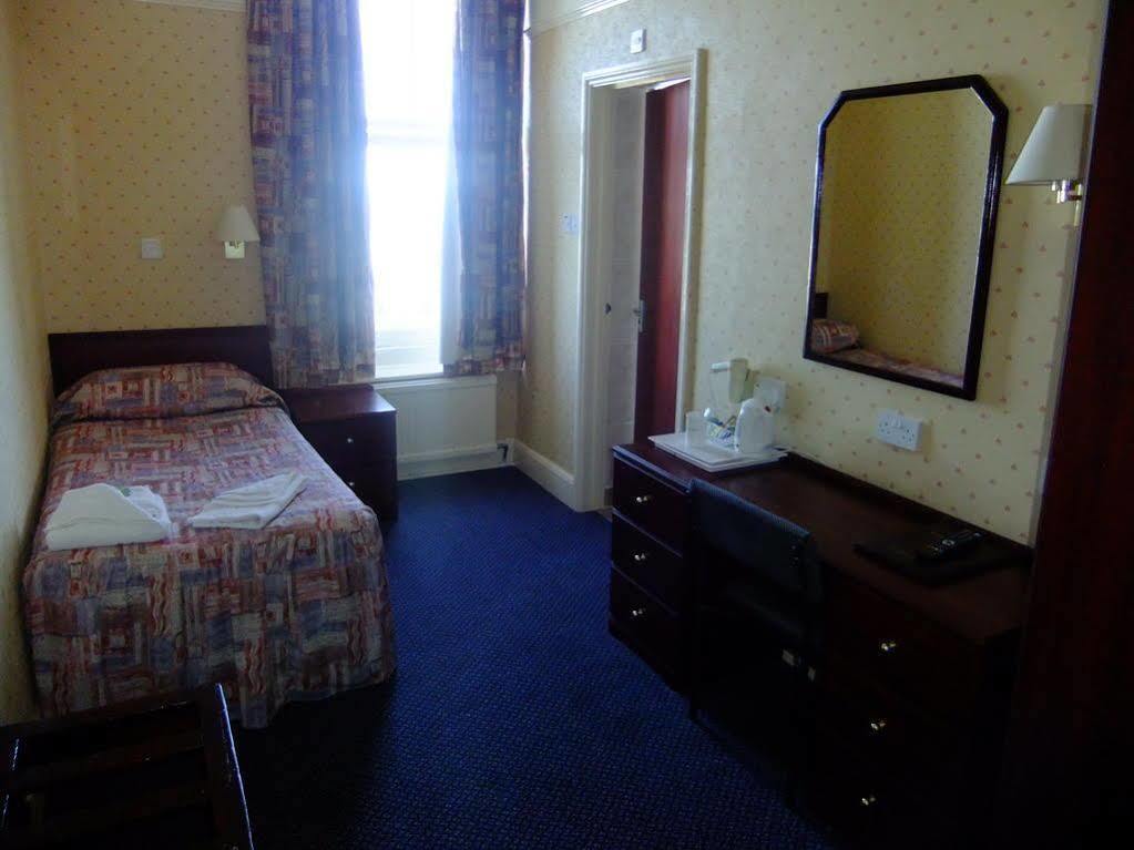 Hotel De Paris 3*